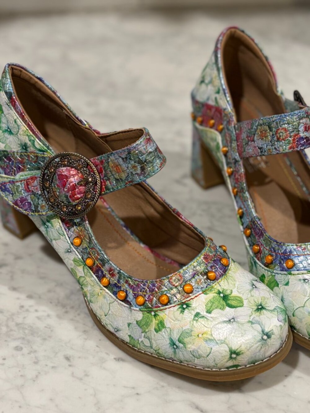 L'Artiste "Showy" Mary Jane Heels - Picture 2 of 3